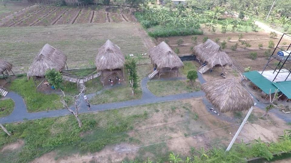 Sunny Field Eco Stilt House Villa Cat Tien Exterior foto